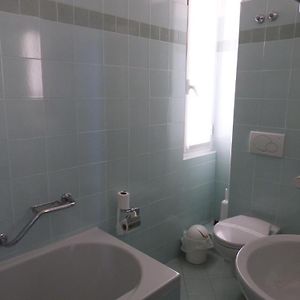 Camera con letto king size